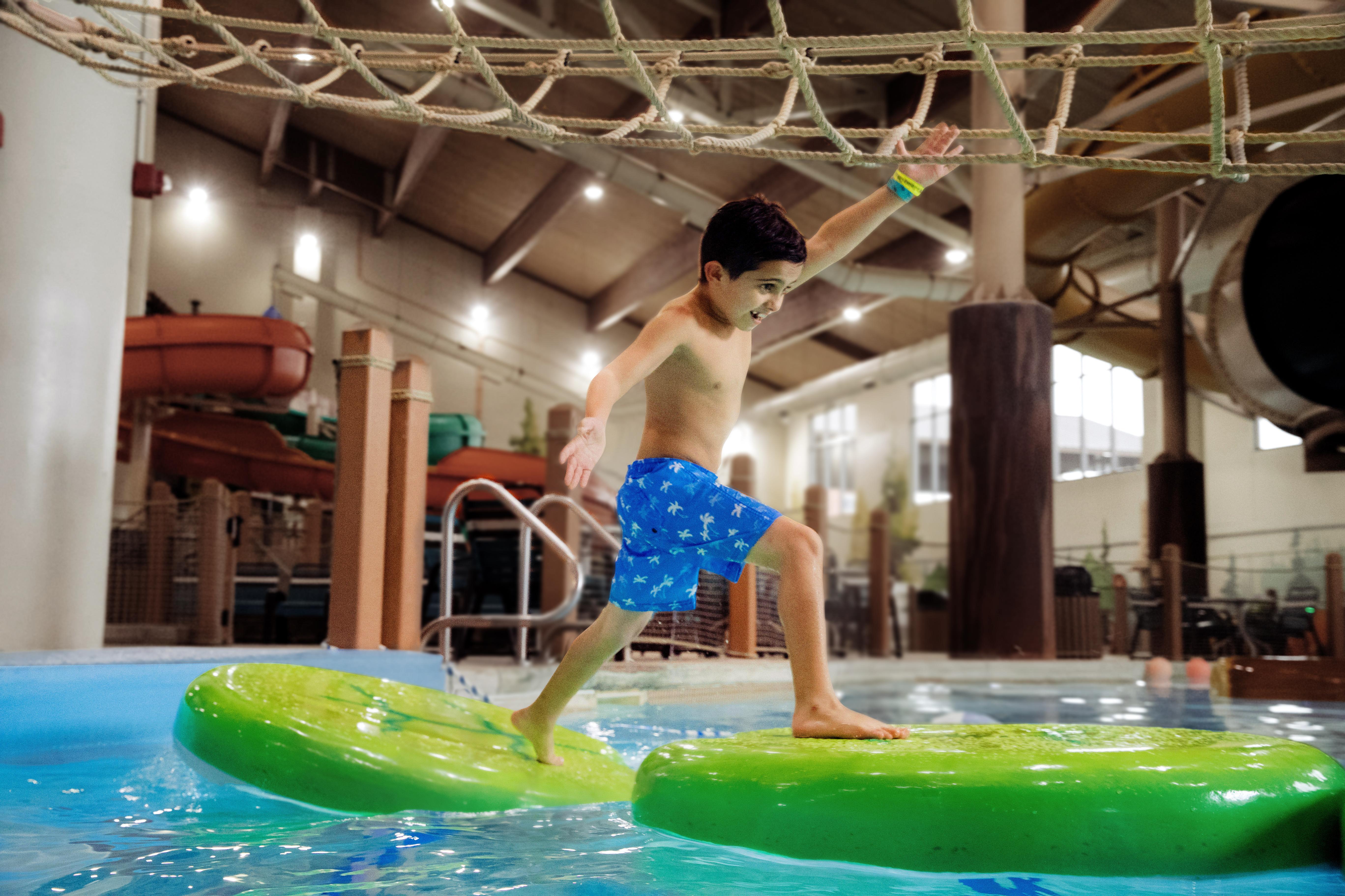 Great Wolf Lodge Waterpark Resort Niagara Falls Exterior photo